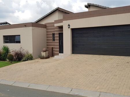 3 Bedroom House in Greenstone Hill