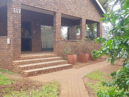 4 Bedroom House in Magalieskruin