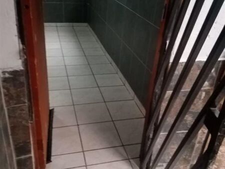 1 Bedroom House in Molapo