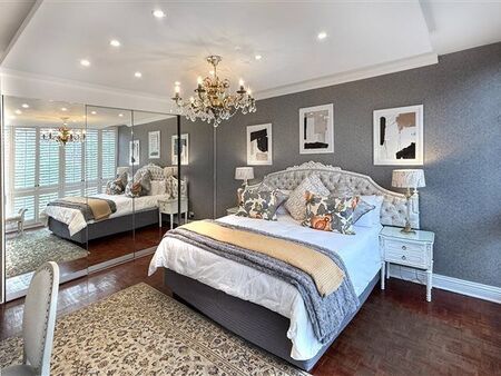 3 Bedroom Apartment in Hyde Park