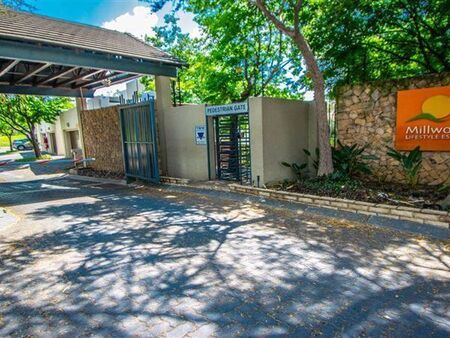 2 Bedroom Apartment in Bryanston