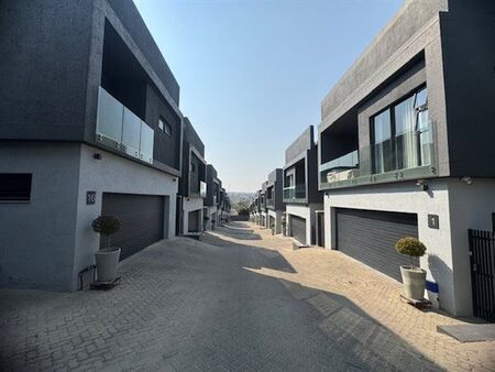 3 Bedroom Cluster in Edenburg