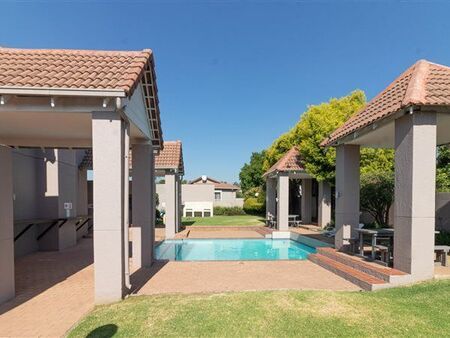 1 Bedroom Townhouse in Bromhof