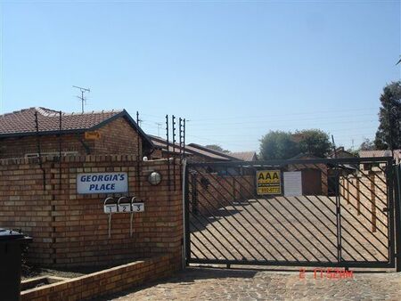 2 Bedroom Simplex in Beyers Park