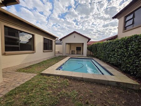 3 Bedroom House in Thatchfield