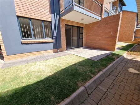 1 Bedroom Apartment in Die Hoewes