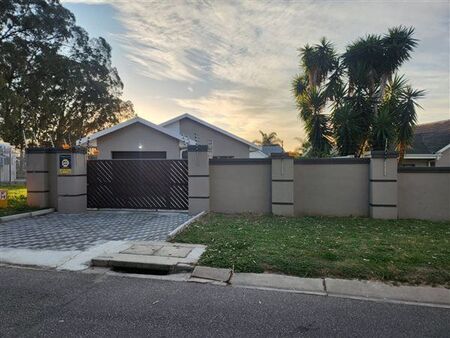 2 Bedroom House in Woodlands