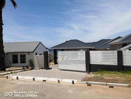 4 Bedroom House in Wavecrest