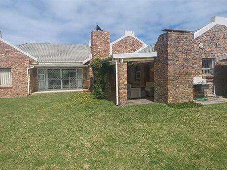 4 Bedroom House in Cape St Francis