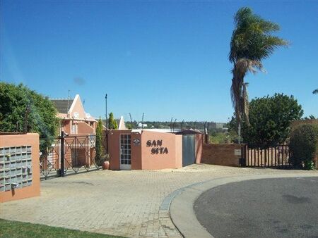 2 Bedroom Townhouse in Erasmuskloof