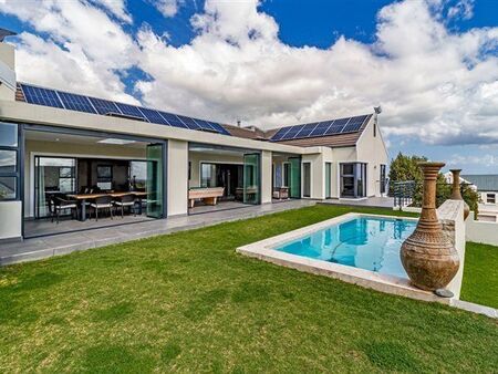4 Bedroom House in Dennegeur
