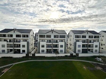 2 Bedroom Apartment in Somerset West Central