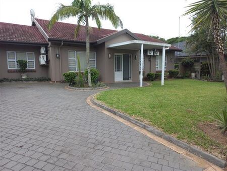 4 Bedroom House in Meerensee