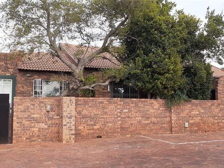 4 Bedroom Townhouse in Weltevreden Park