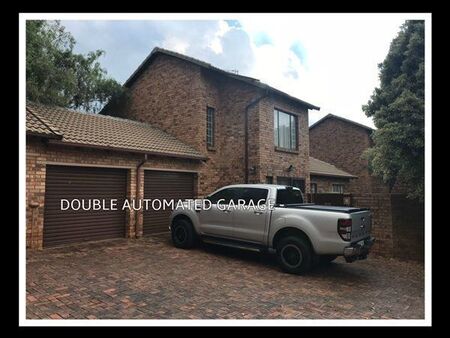 3 Bedroom Townhouse in Weltevreden Park