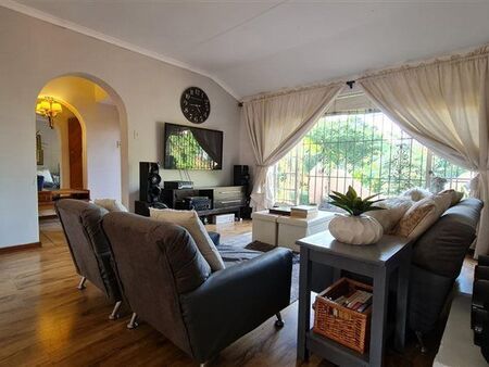 6 Bedroom House in Wilro Park