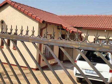 2 Bedroom House in Mabopane