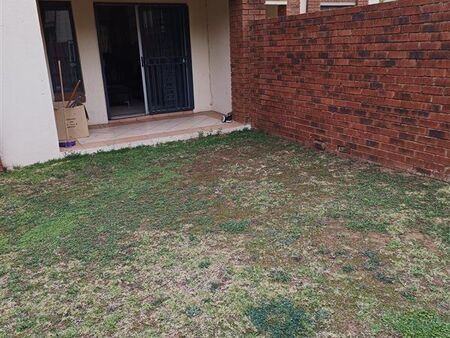 2 Bedroom Apartment in Mooikloof Ridge