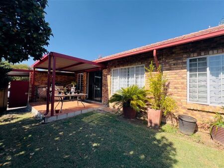 2 Bedroom Townhouse in Equestria