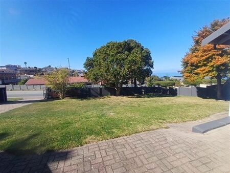 3 Bedroom House in Dana Bay