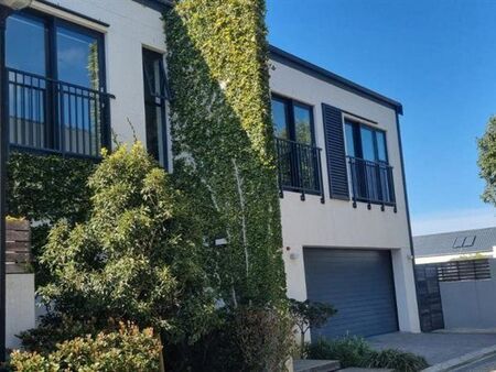 3 Bedroom House in Rondebosch