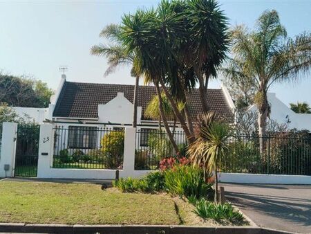3 Bedroom House in St Dumas