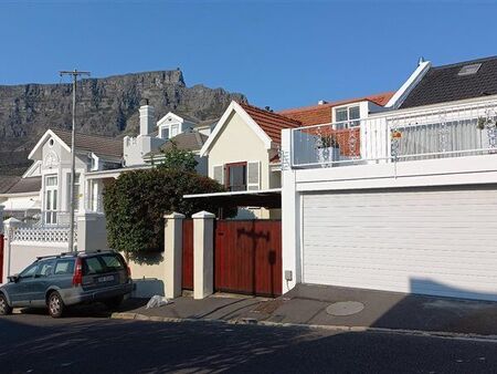 2 Bedroom House in Tamboerskloof
