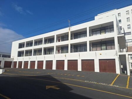 1 Bedroom apartment to rent in Strand North