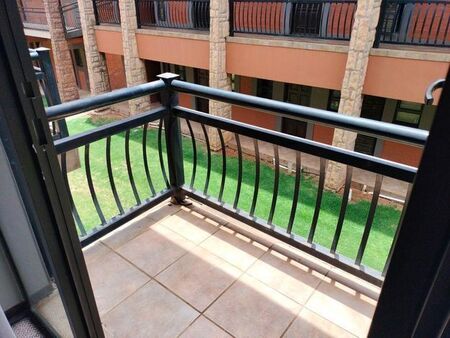 1 Bedroom flat to rent in Langenhovenpark, Bloemfontein