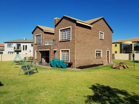 4 Bedroom house to rent in Reyno Ridge, Witbank