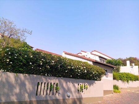2 Bedroom duplex apartment to rent in Paulshof, Sandton