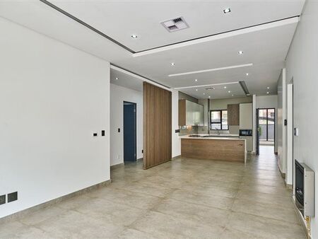 3 Bedroom Apartment in Houghton Estate