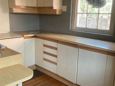 3 Bedroom House in Kensington