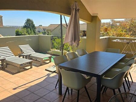 2 Bedroom Apartment in Douglasdale