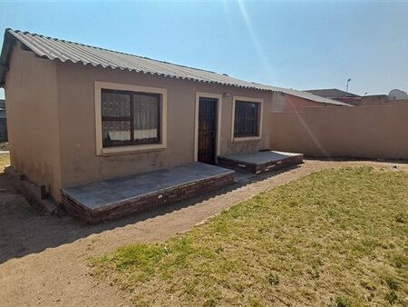 2 Bedroom House in Tembisa