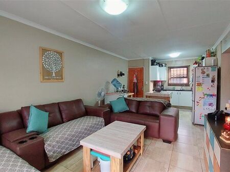 2 Bedroom Simplex in Parkrand