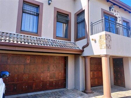 1 Bedroom Apartment in Raslouw Glen
