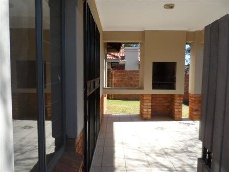 2 Bedroom Apartment in Rooihuiskraal