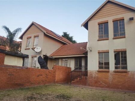 3 Bedroom Townhouse in Kosmosdal