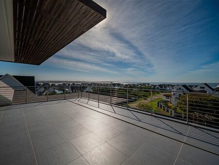 5 Bedroom House in St Francis Bay Canals
