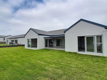 3 Bedroom House in Sheffield Beach