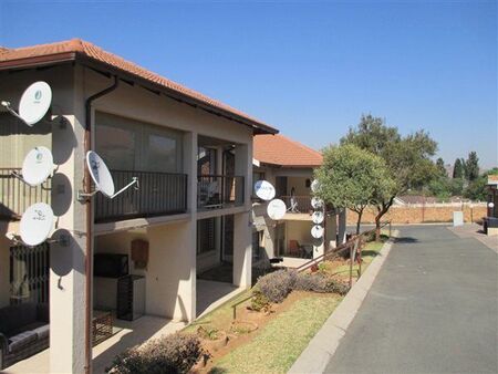 2 Bedroom Apartment in Wilgeheuwel