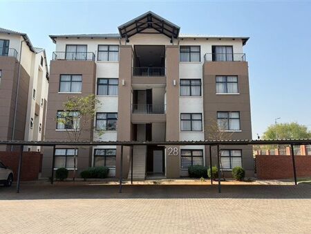 3 Bedroom Townhouse in Wilgeheuwel