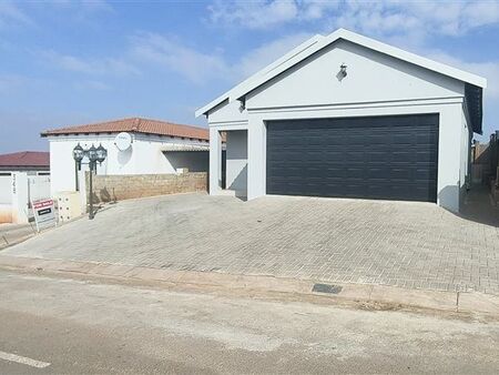 3 Bedroom House in Munsieville South