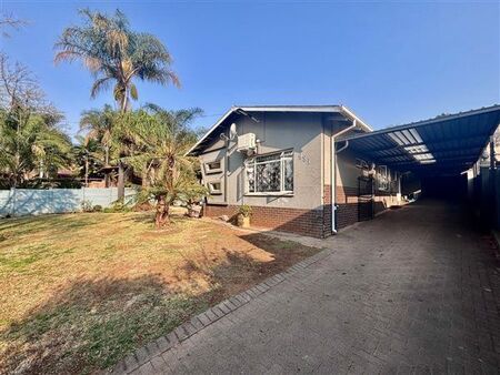 4 Bedroom House in Claremont