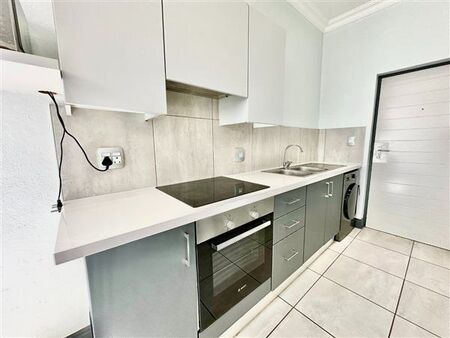 1 Bedroom Apartment in Menlo Park