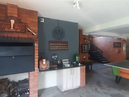 4 Bedroom House in Rietondale