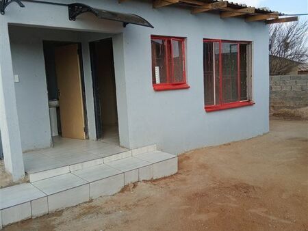 Bachelor apartment in Tshepisong