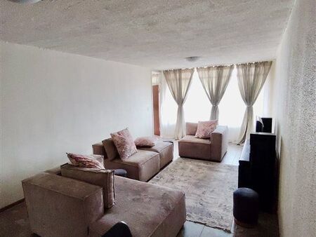 2.5 Bedroom Apartment in Queenswood