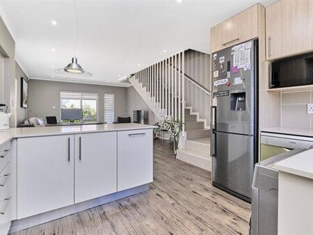 2 Bedroom Townhouse in Bryanston